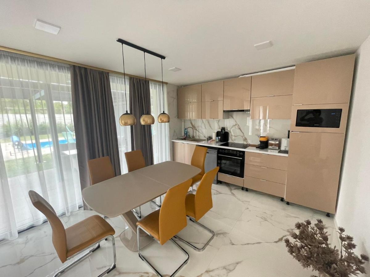 Luxury Apartments In Balatonalmadi, Almadi Lux Apartman III - Pure Gold Esterno foto